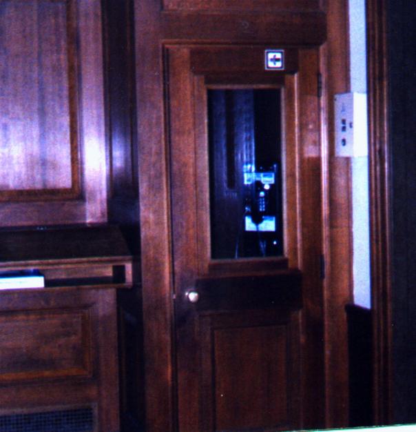 Smithsonian Payphone - 46k