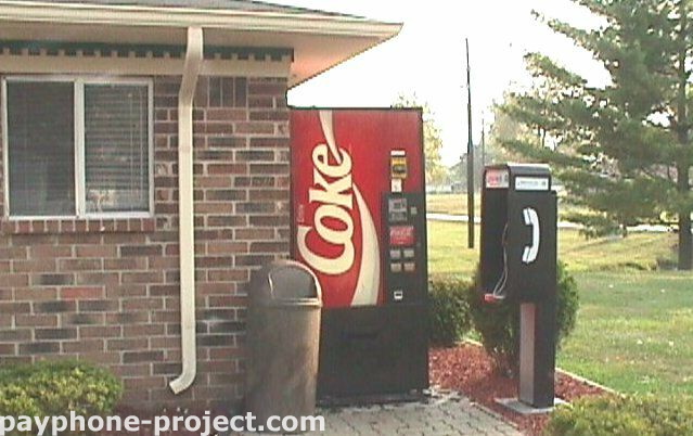 mariwood_mobile_home_park_payphone.jpg