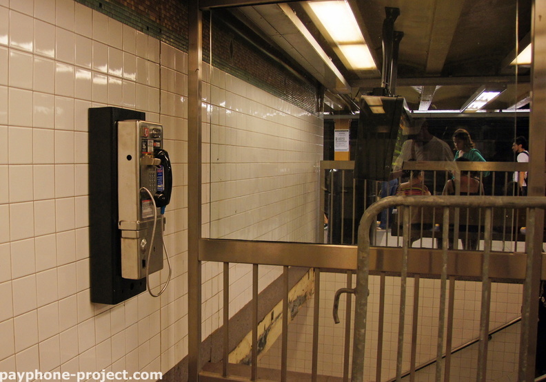 (646) 674-0864. PTS Payphone. 34th Street 1/2/3 Subway Station.