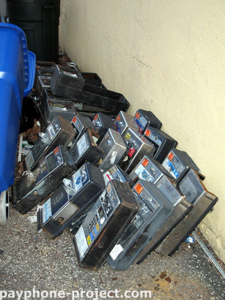 dead_payphones.jpg