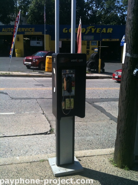 port-washington-payphone_516-883-6330.jpg