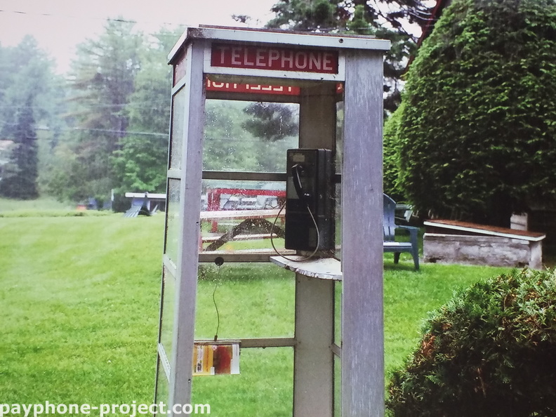Pine Point Cottages &amp; Motel Lake Luzurne NY Working Phone Booth  1