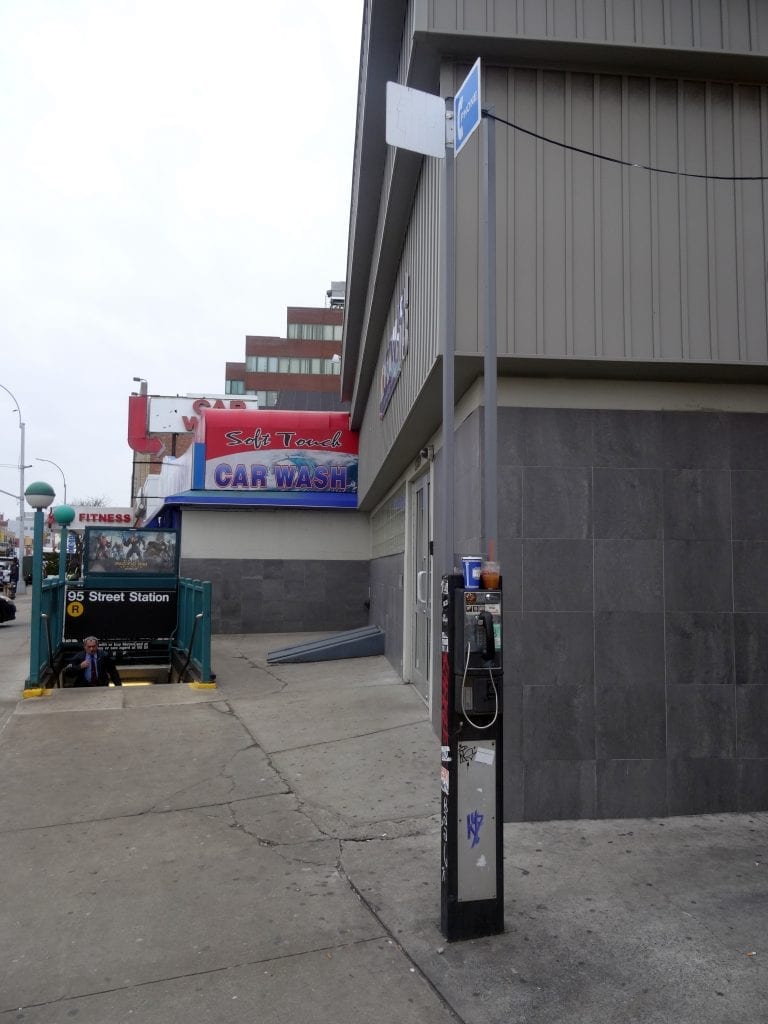Payphone at the End of the R